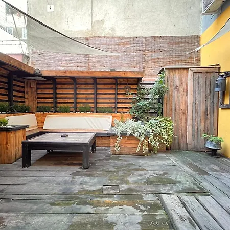 Cathedral Apartment Warna