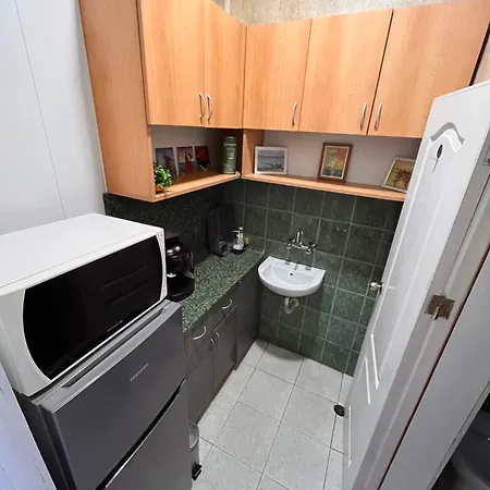 Cathedral Apartment Warna