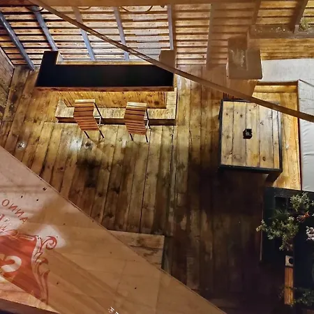 Cathedral Apartment *